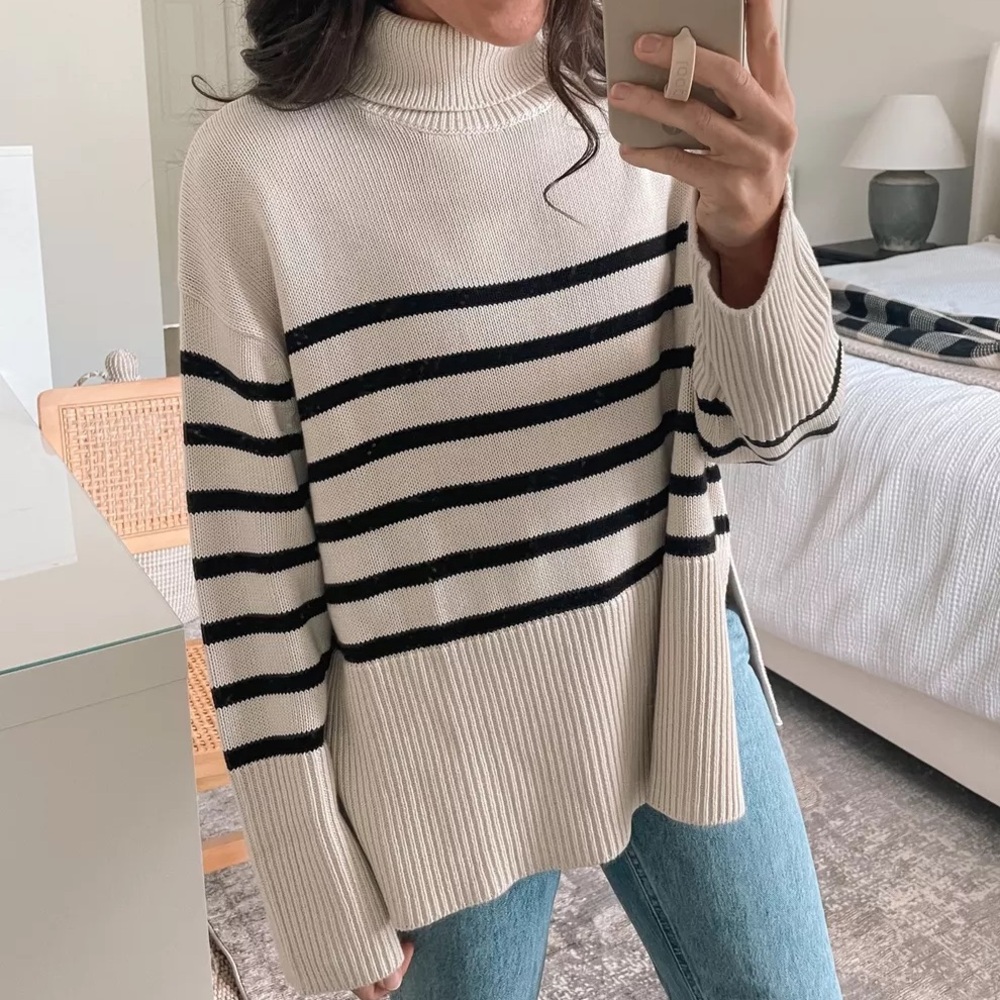Gap striped split hem sweater, size small
